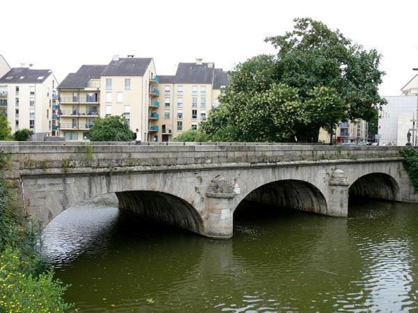 Le Pont Neuf 61 Apartamento Alençon Exterior foto